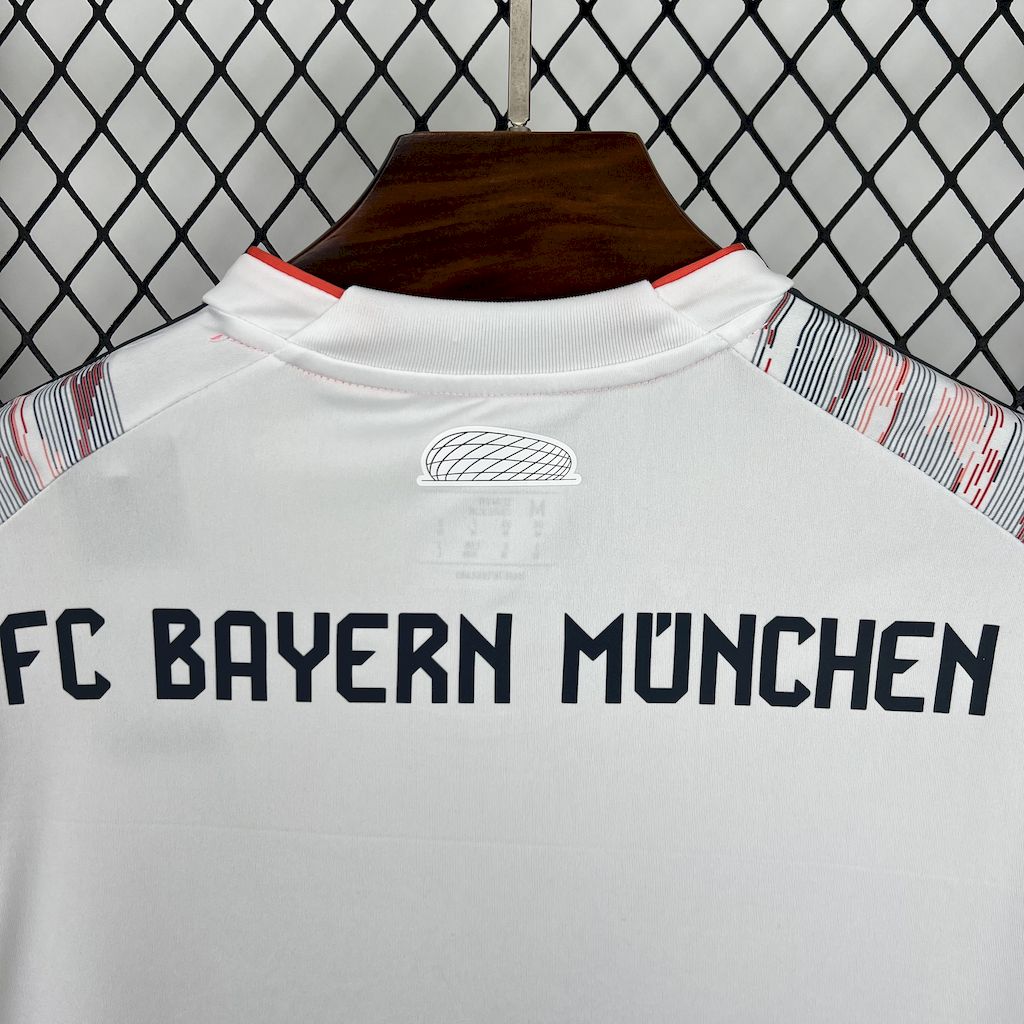 Bayern München 25/26 Away kit